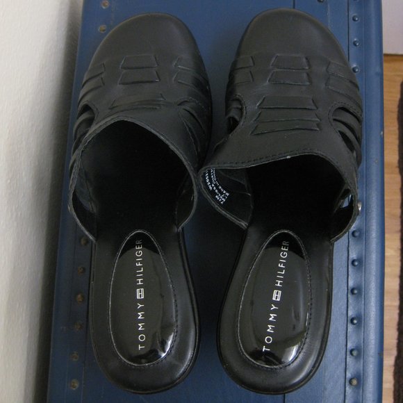 NWOT Tommy Hilfiger black leather wedges 7.5 - Picture 5 of 7